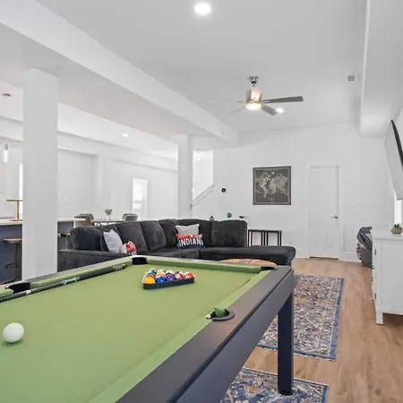 04) 3 Bedroom Downtown - Hot Tub - Pool Table